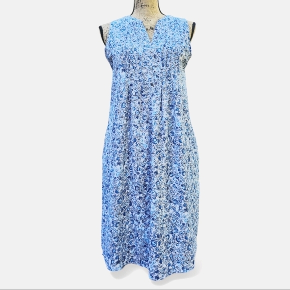 GAP Dresses & Skirts - Maternity Gap Sleeves Fit- Flare Chic Blue/White Floral Dress, Size XS
